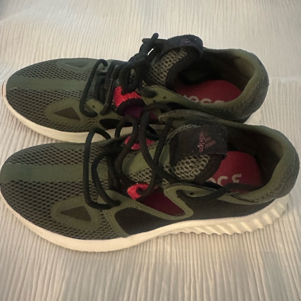 Women’s Adidas Run luv Clima : Boost sneakers